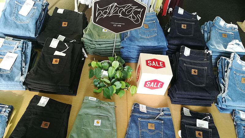 Carhartt Hosen i Titus Outlet Münster