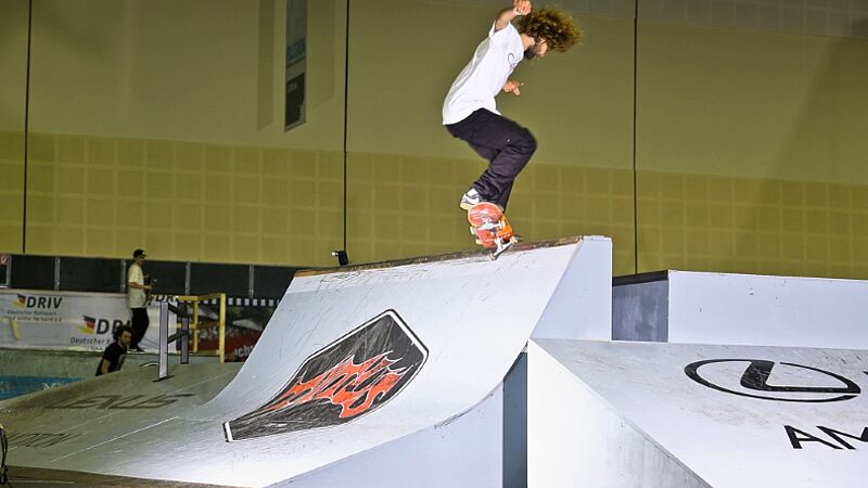 Patrick Rogalski / Fs Crooks to fakie / Bremen 2016 20 Jahre COS - Patrick Rogalski Interview