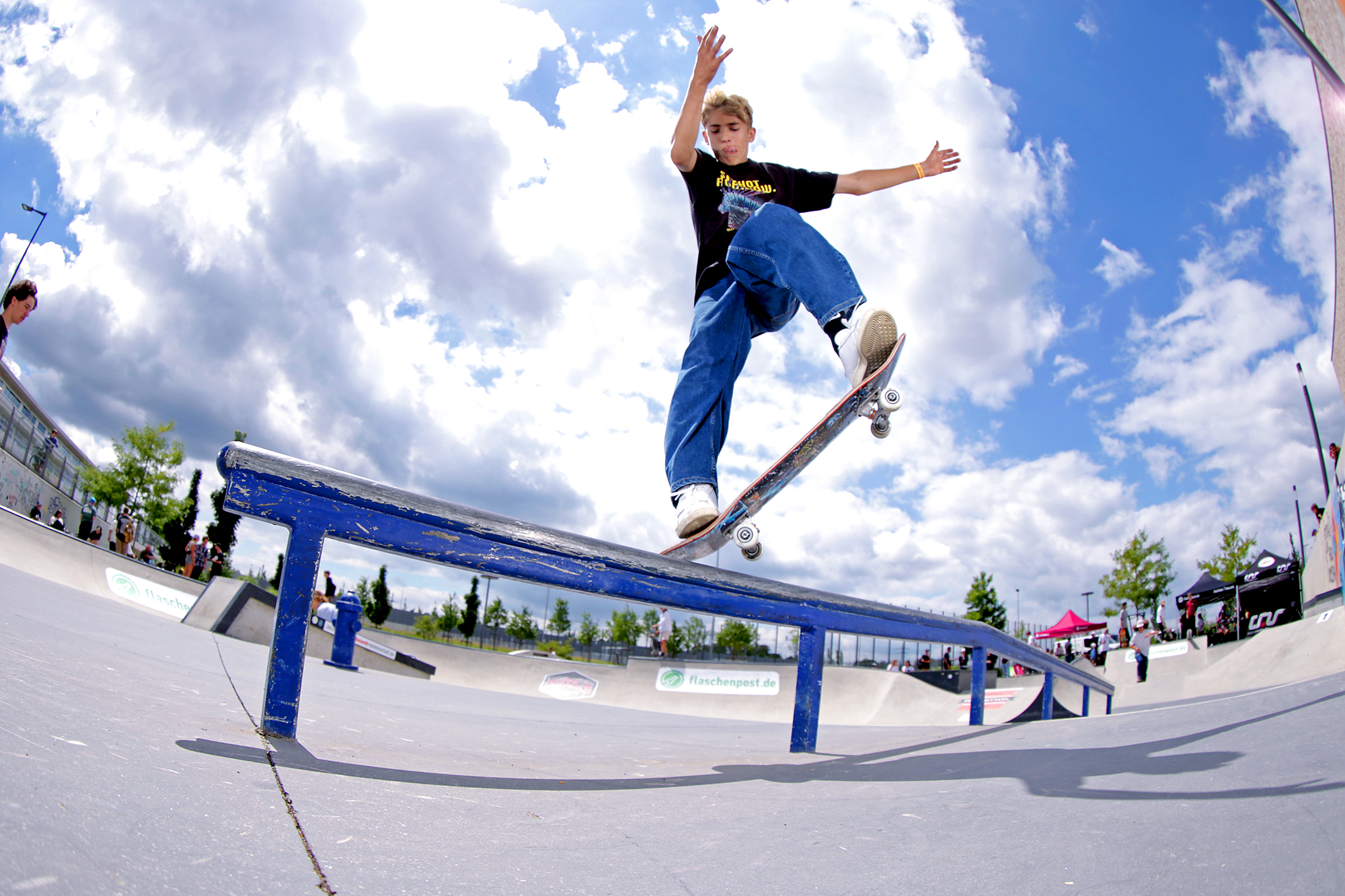 AntonWessely_FsNosebluntslide_Gentsch_adj_.jpg
