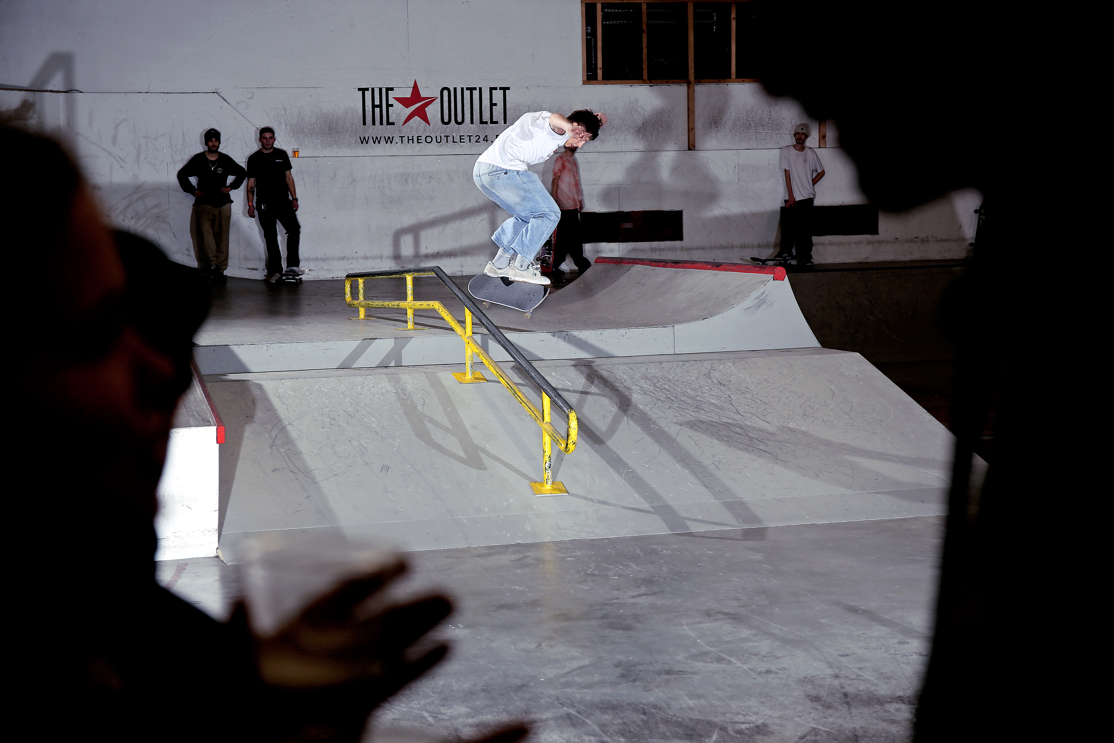 AntoniZeyer_KickflipBsLipslide_bigrail_NEU.jpg