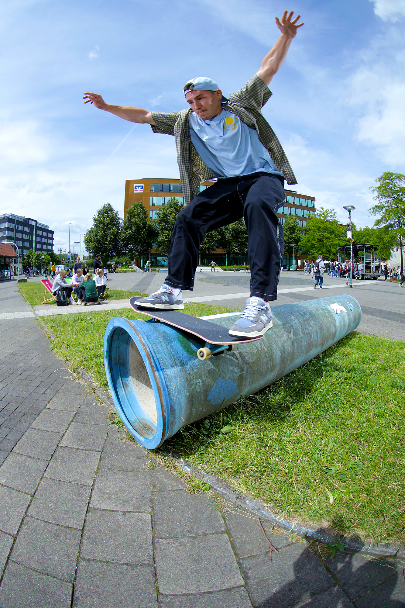 BlauesShirt_Boardslide_WerkeJam2024_Gentsch.jpg