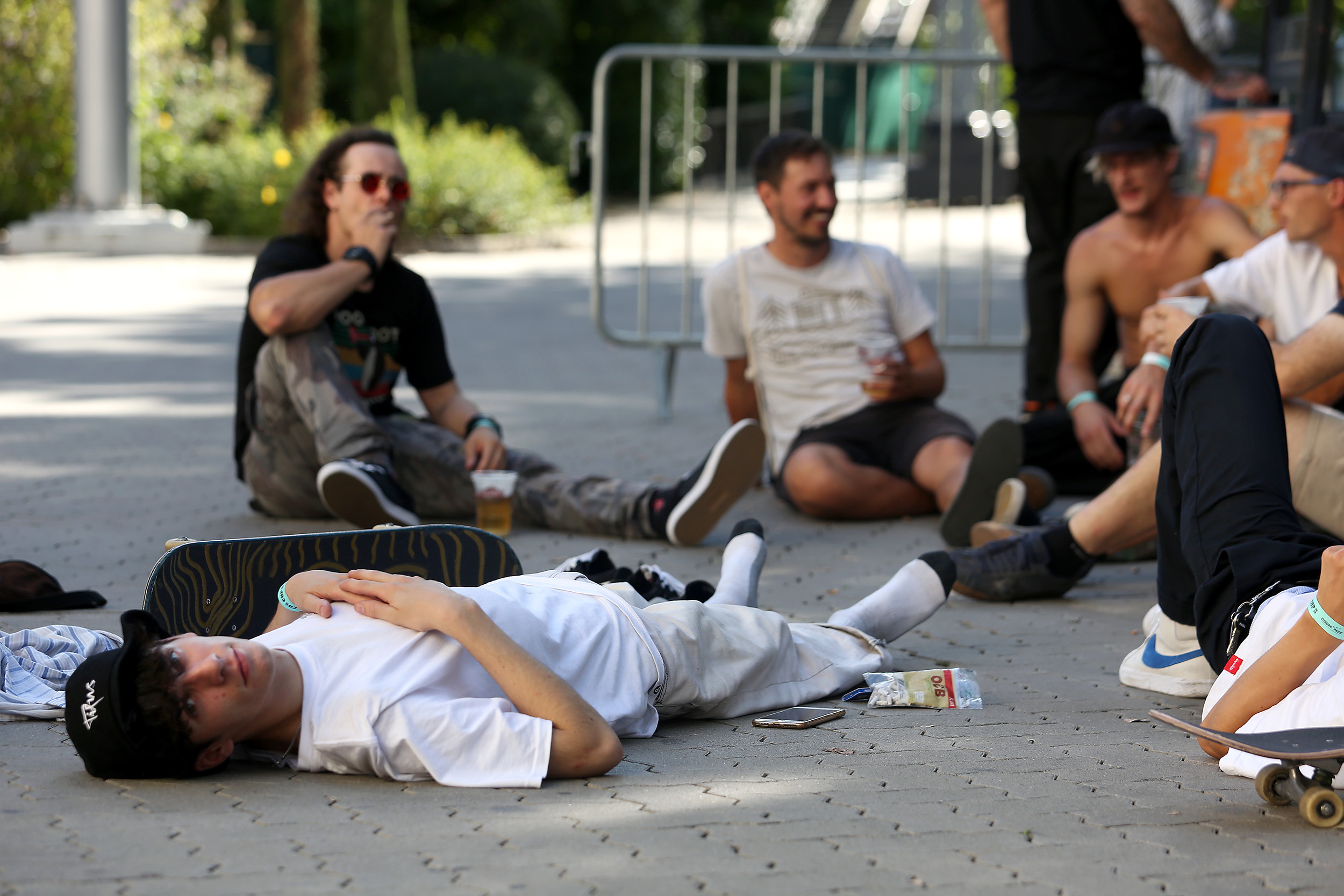 DomiWenzel_ChillOutside.jpg