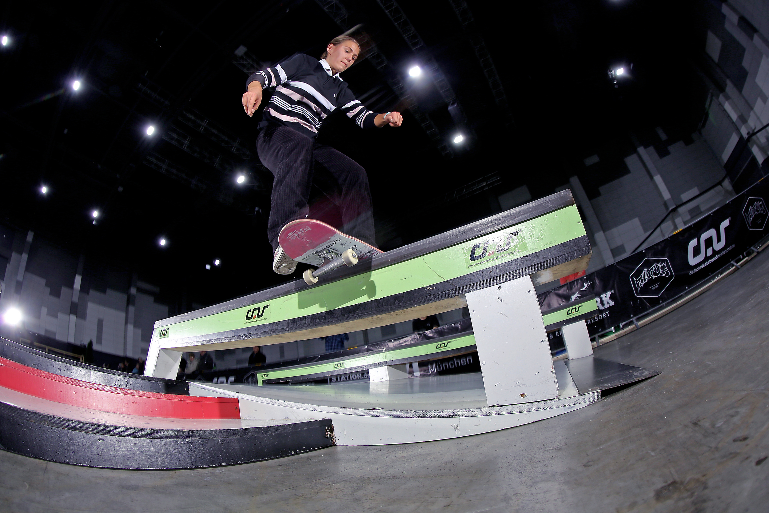 FionaWessly_Boardslide_Gentsch.jpg
