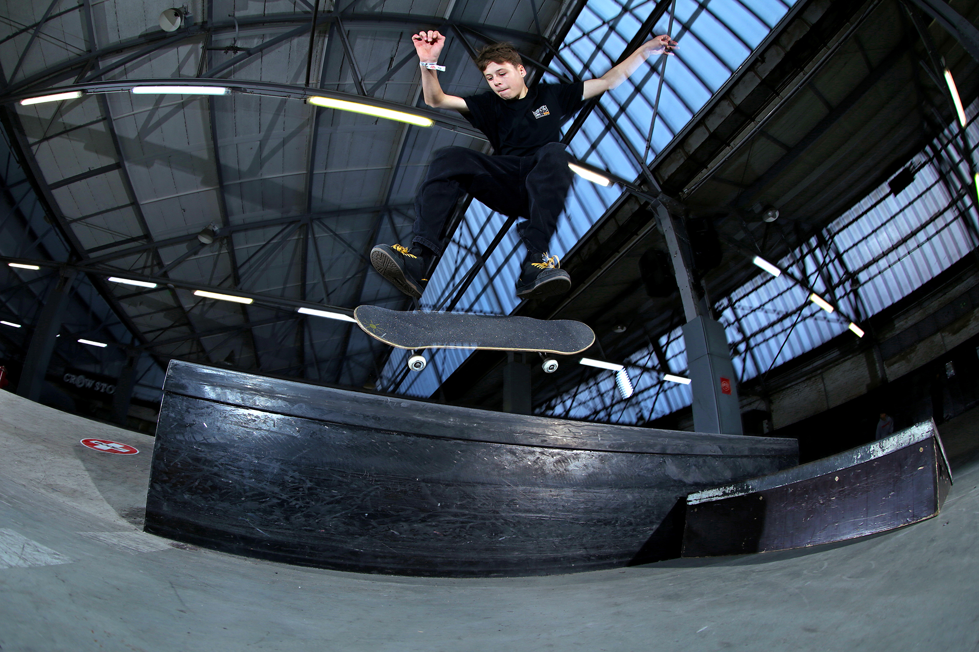 JohannSchneider_KickflipBs5050_LocalsOnly2025_Gentsch_adj_BLOG.jpg