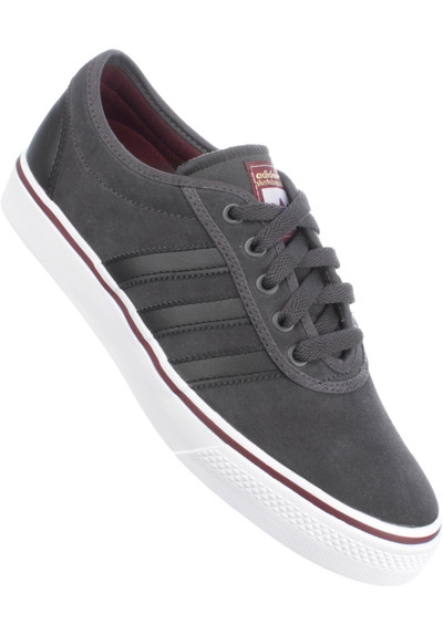 Titus_Karlsruhe_Adidas_Schuh.jpg