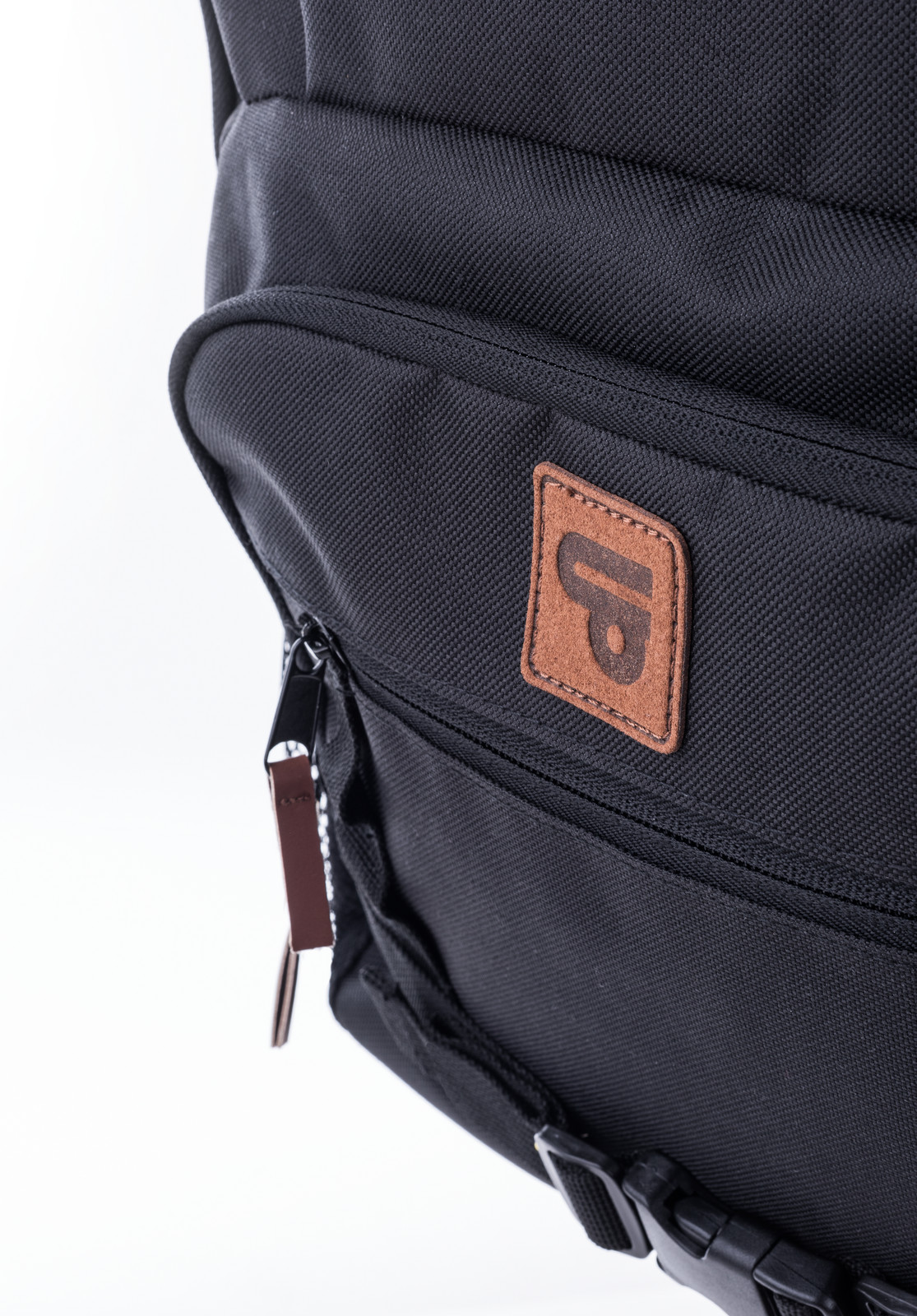 Titus_Muenchen_Titus-Jasper-Rucksack_black_detail.jpg