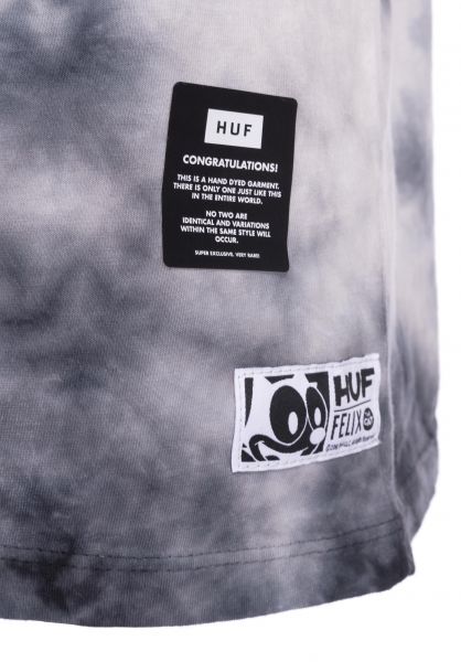 Titus_Muenchen_huf-t-shirt-felix-classic-h-wash-grey-0398252_detail.jpg