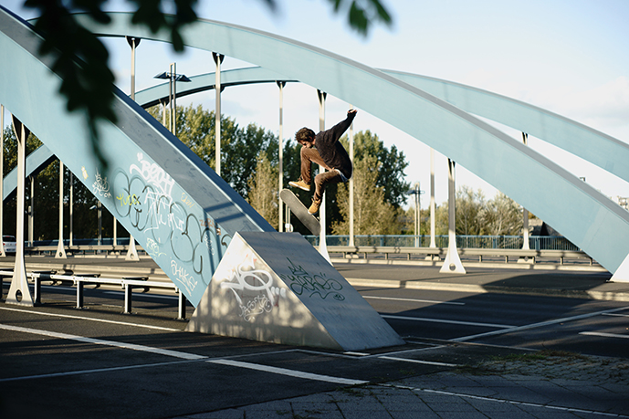 Kickflip to fakie. Foto: Sam Schulze Kickflip to fakie. Foto: Sam Schulze