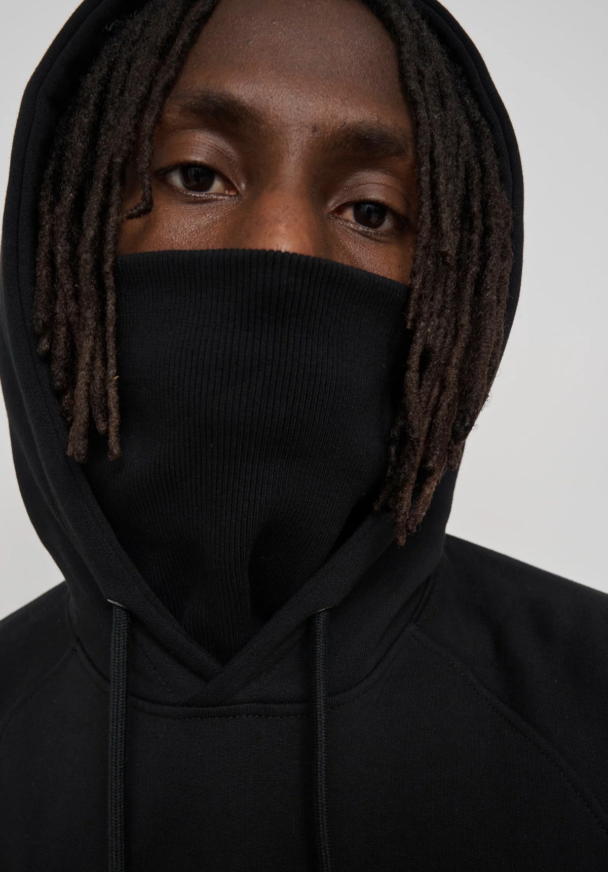 Cleptomanicx Mask Hoodie black – Detailansicht 1