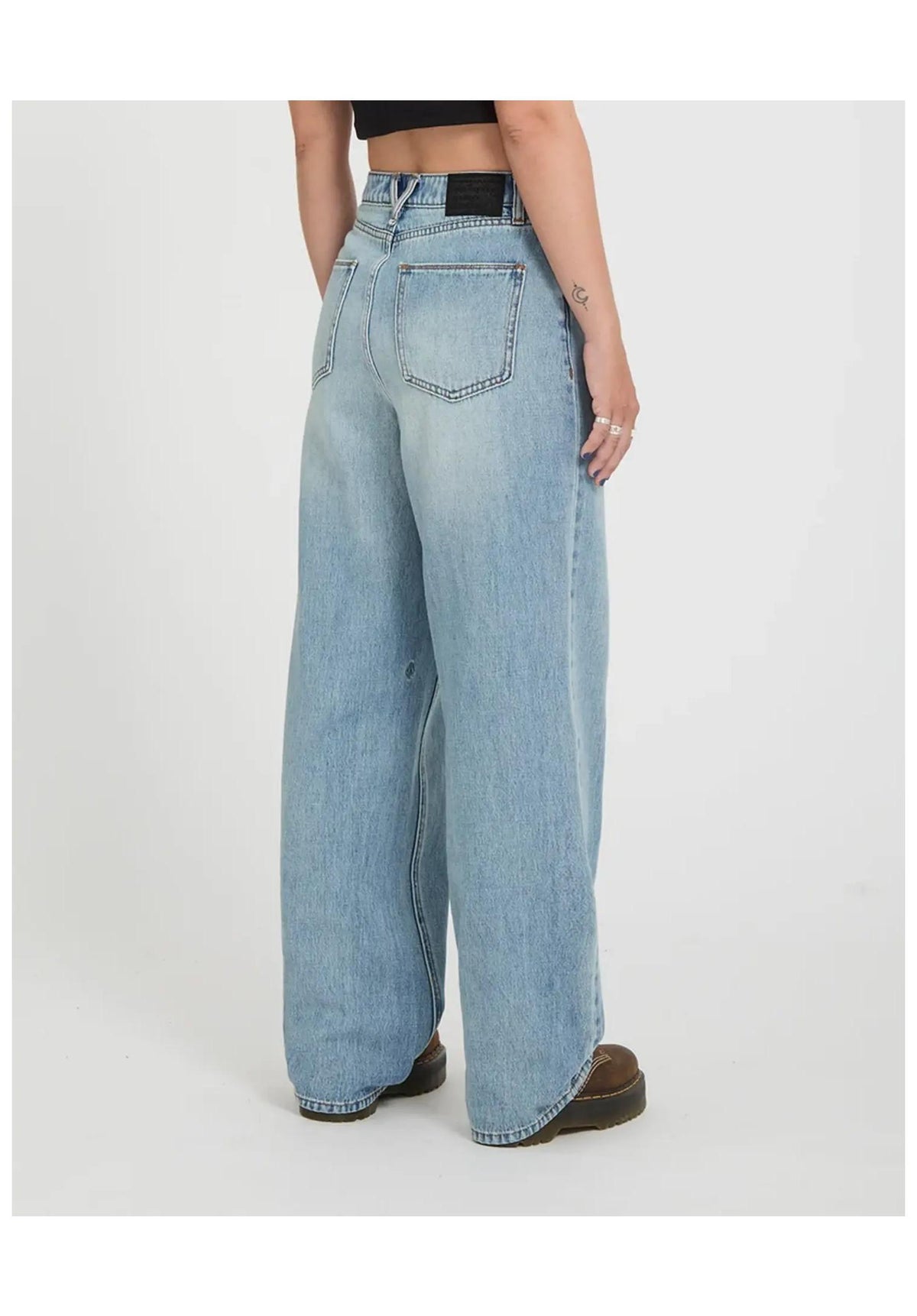 Volcom Stoned BF Hirise Jeans dustybluewash – Rückenansicht