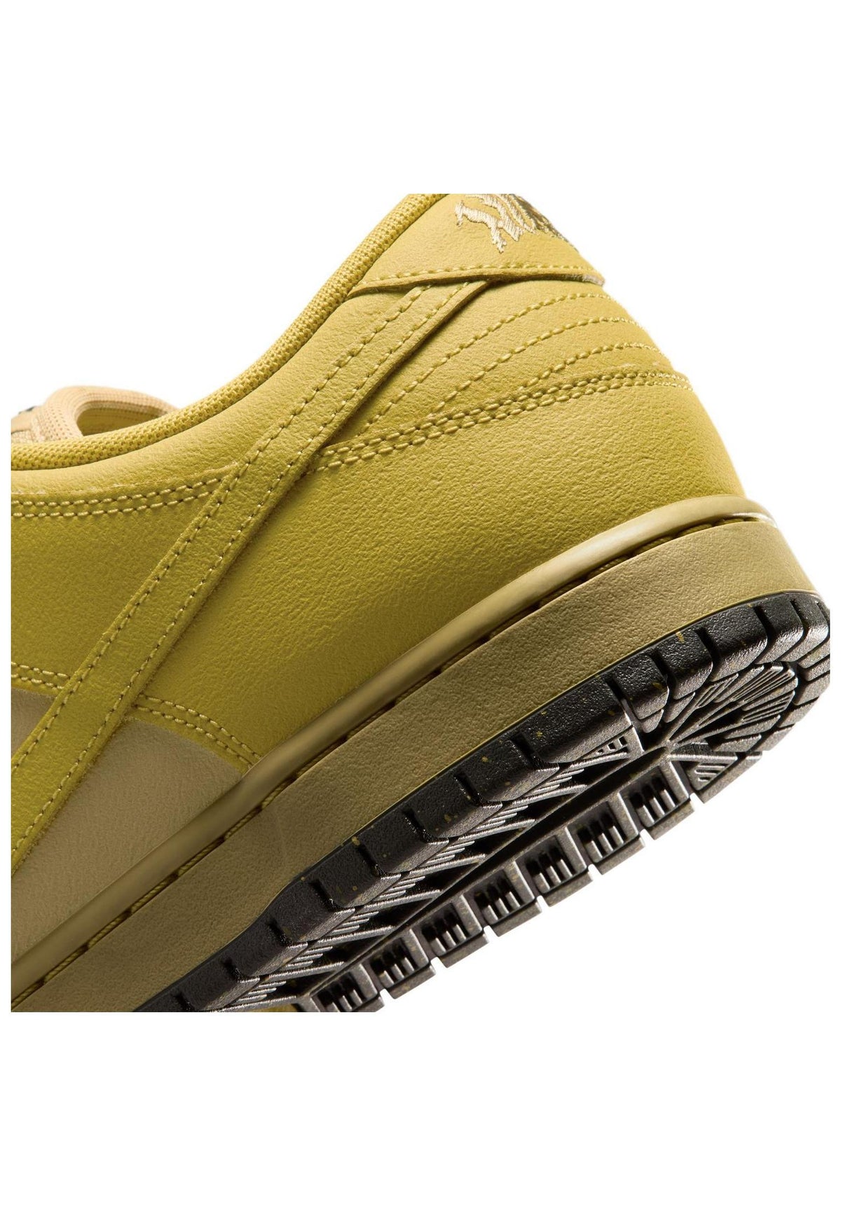 Nike SB Dunk Low pro WC Schuhe Jungs safronquartz-safronquartz-pear – Seitenansicht