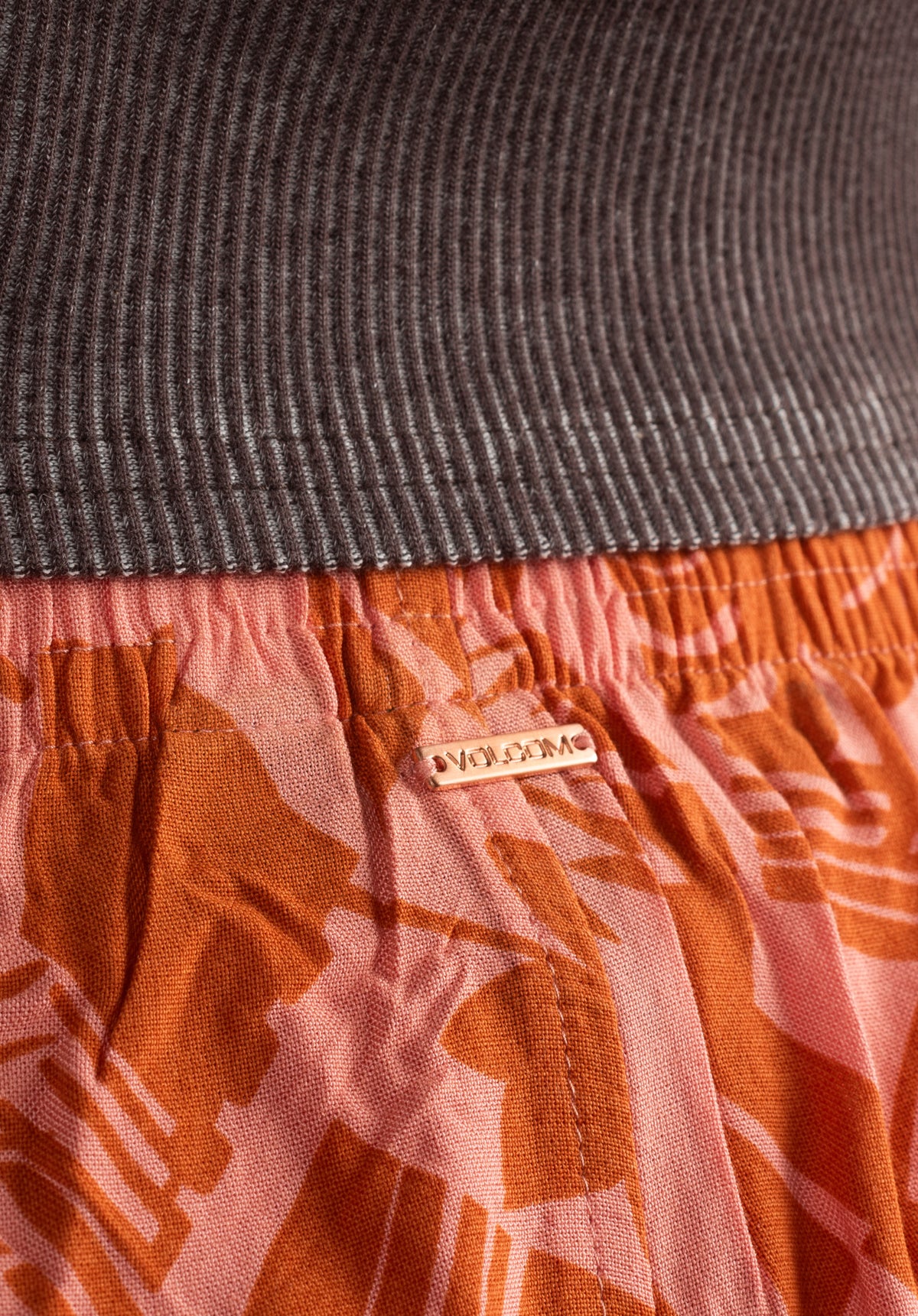 Volcom Off Tropic Chino-/Sweatshort burntsienna – Detailansicht 2