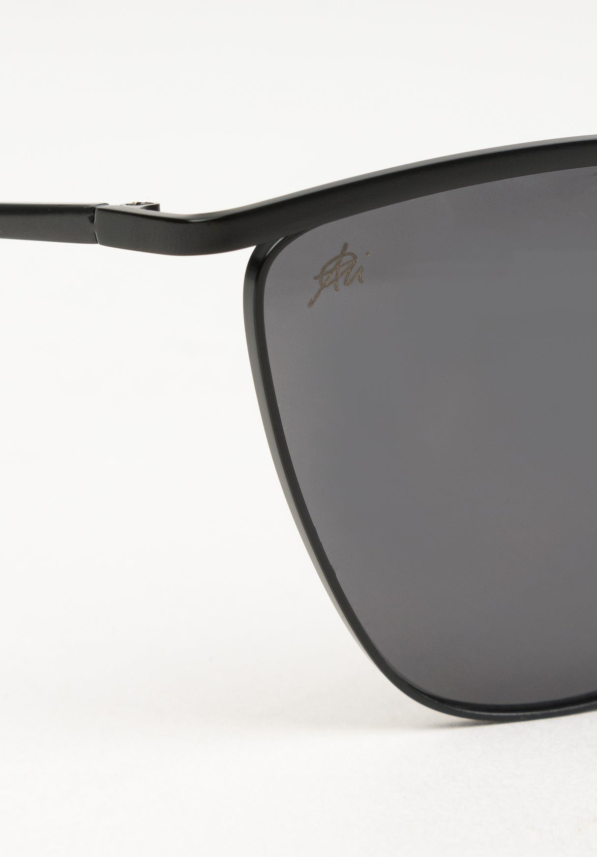 Boulala black-black Closeup1