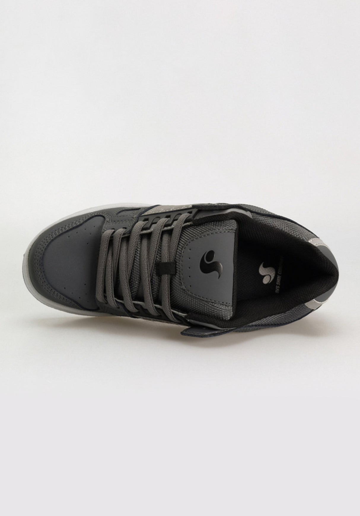 Celsius grey-charcoal-black Closeup2