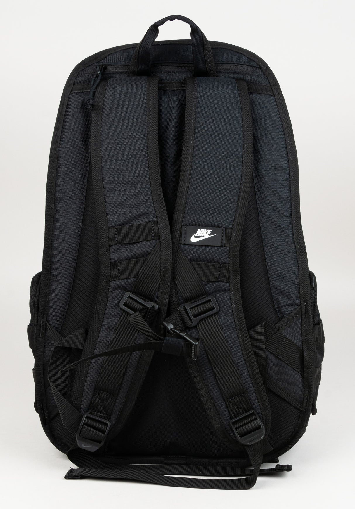 Sportswear RPM black-black-white Closeup1
