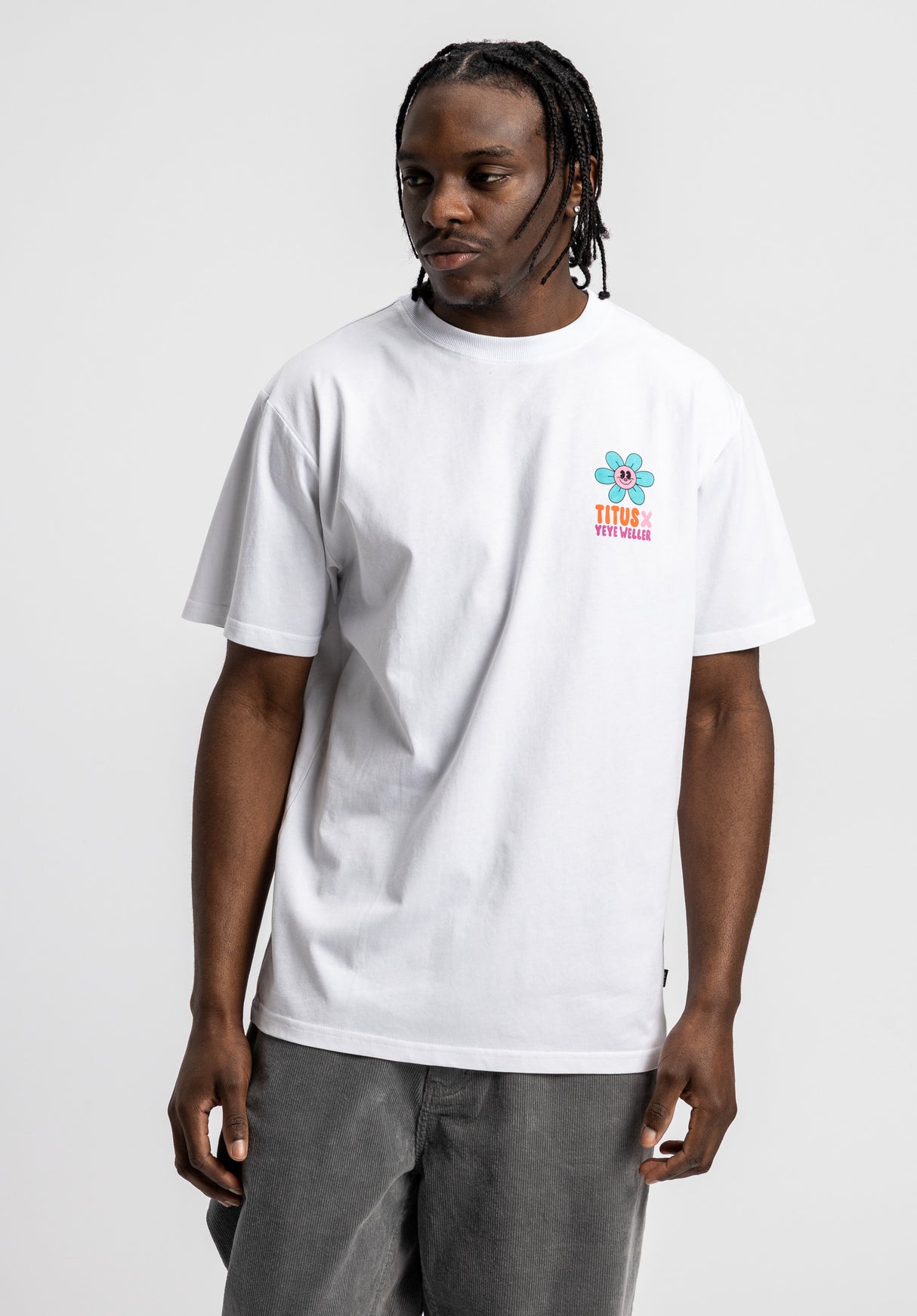 x YEYE WELLER Stay Wild white Closeup1
