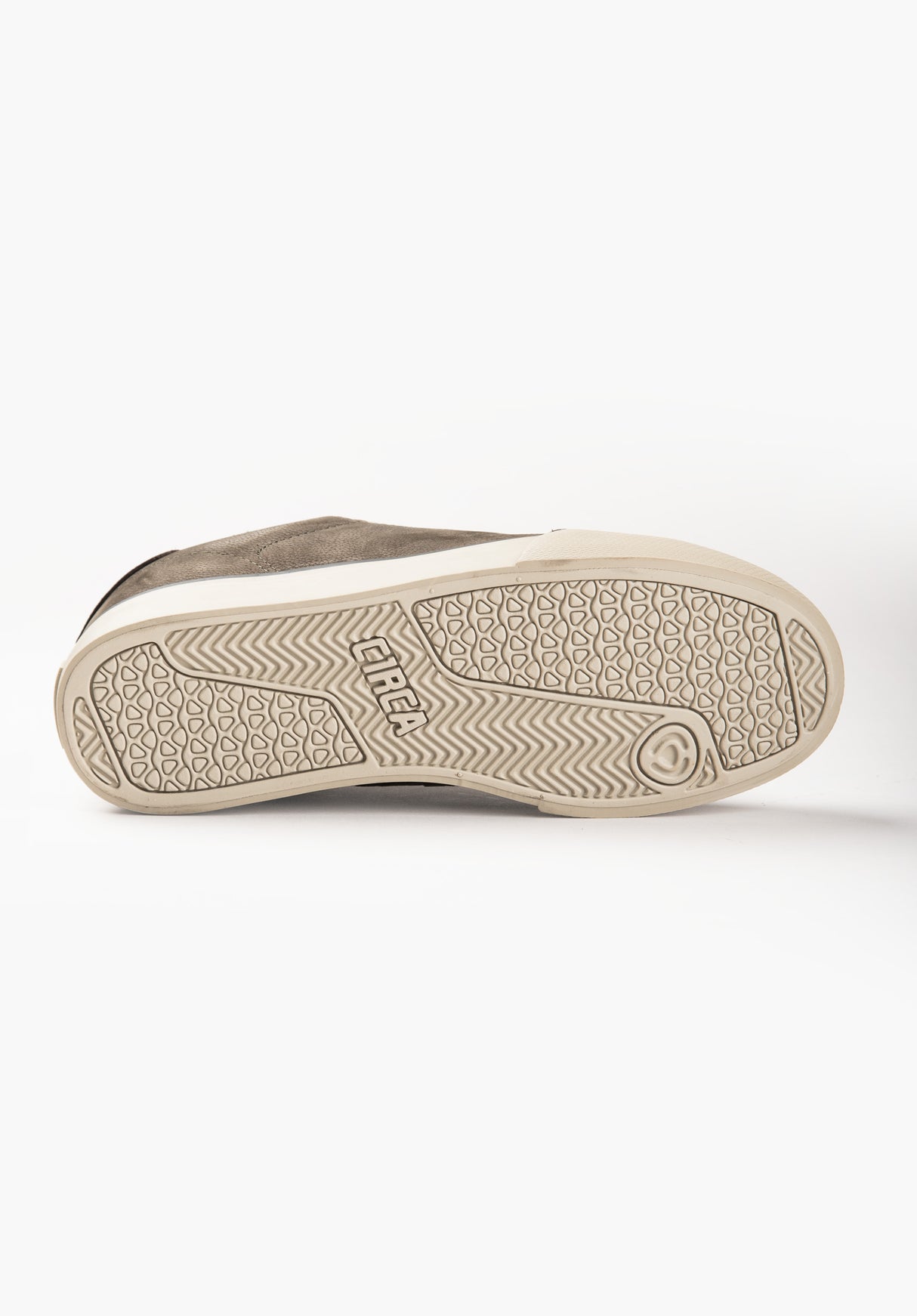 Lopez 50 SE x Manhole tarmac-cement Closeup1