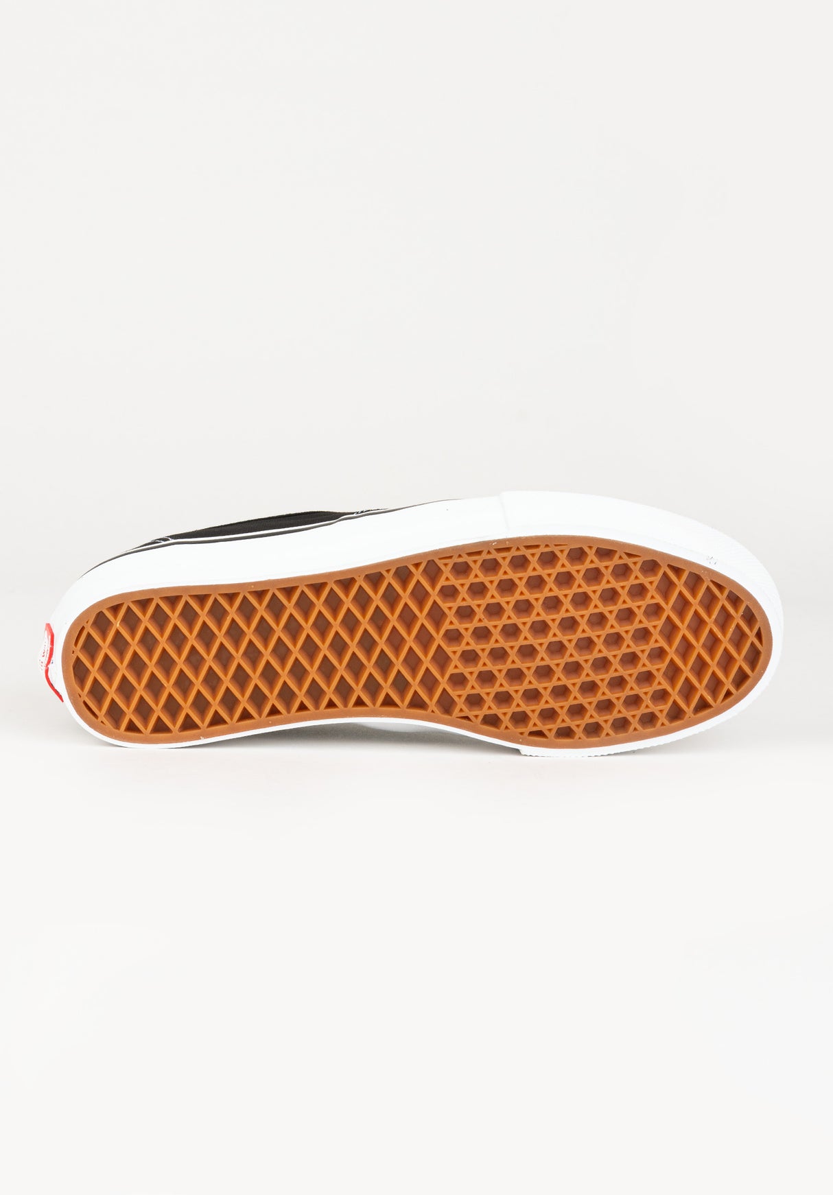 Skate Authentic black-white Close-Up1