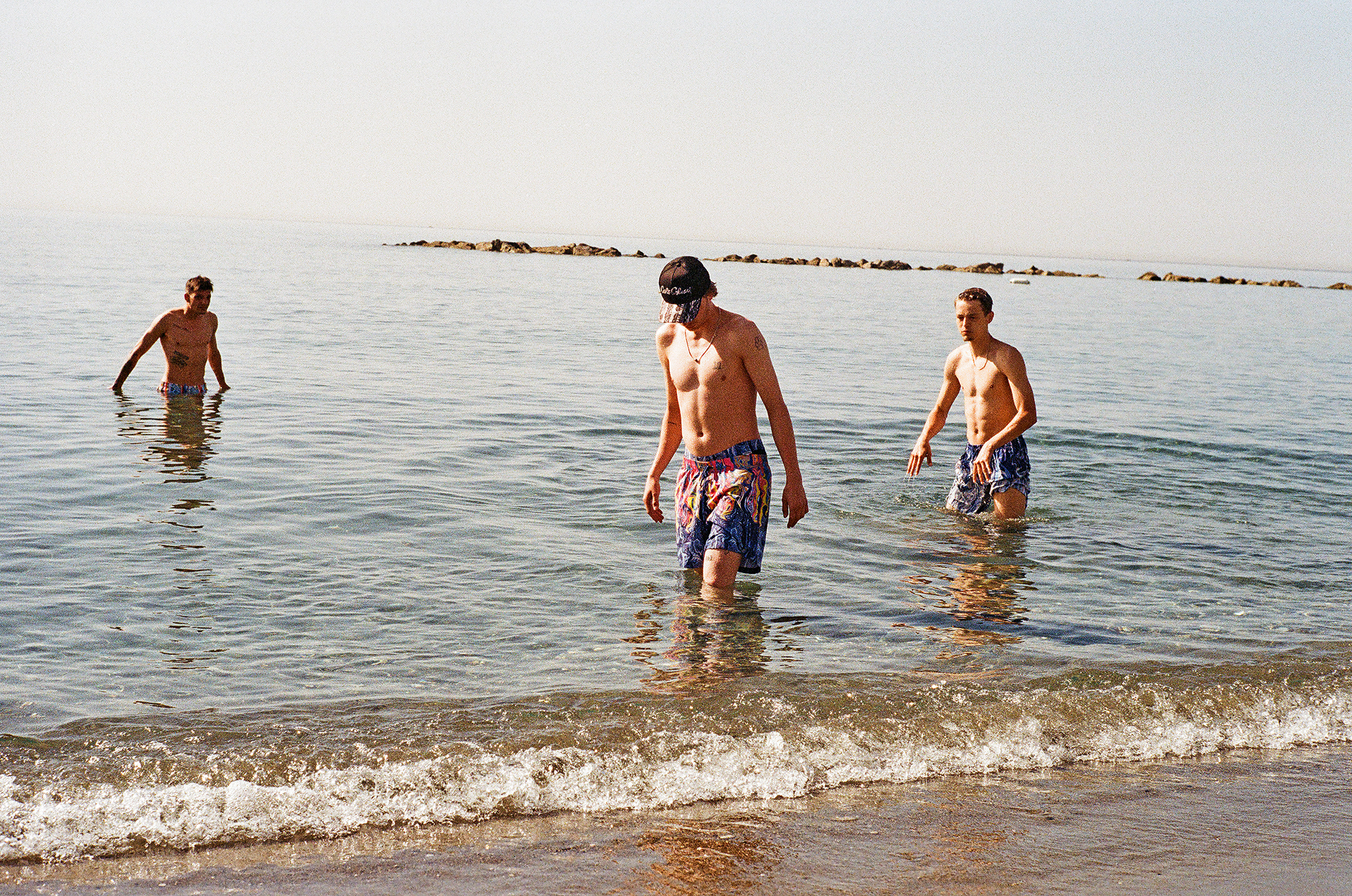BeachImWasser01_Limassol2025_Gentsch_adj__SML.jpg