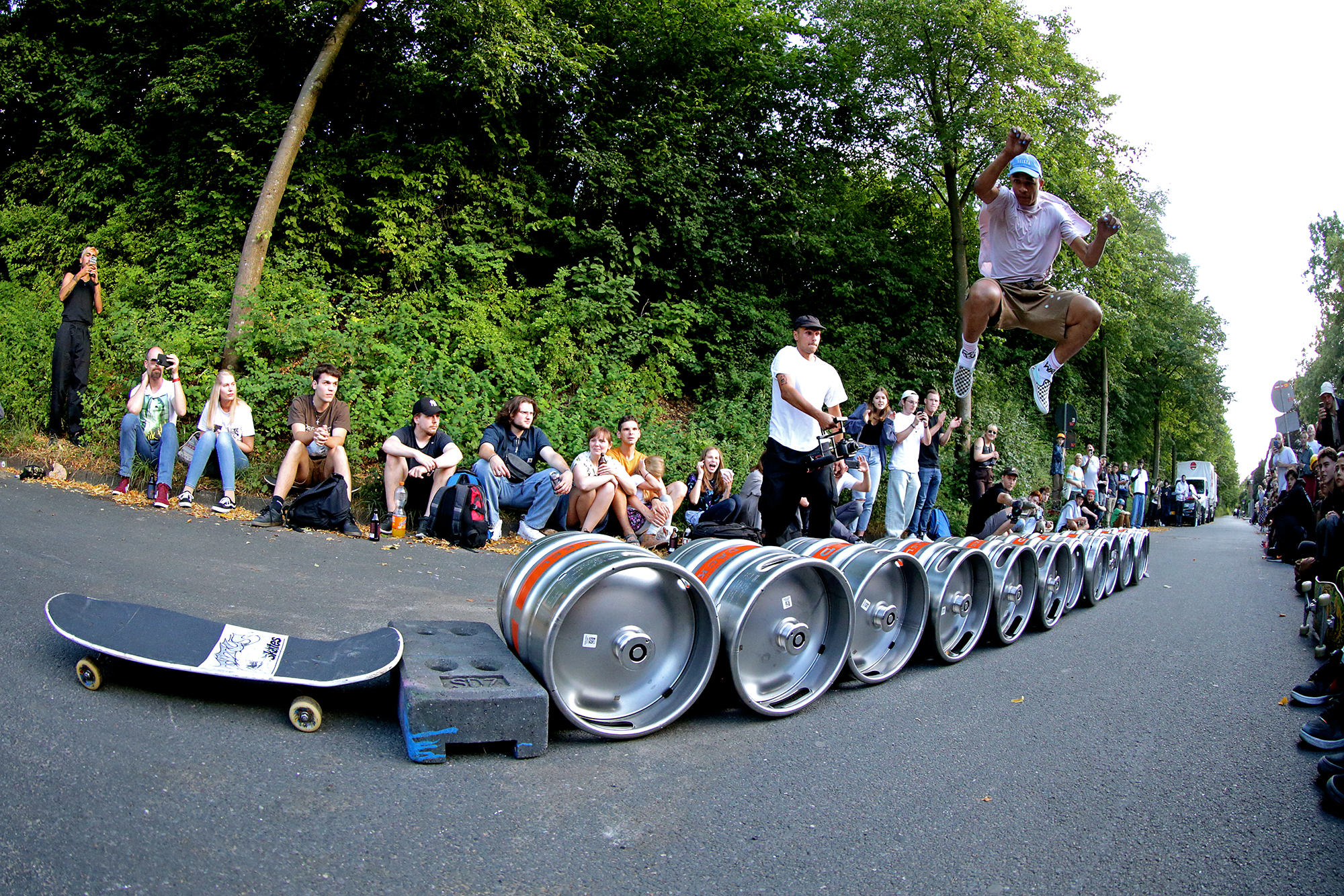 DeoKatunga_BarrelJump_Gentsch_adj_.jpg