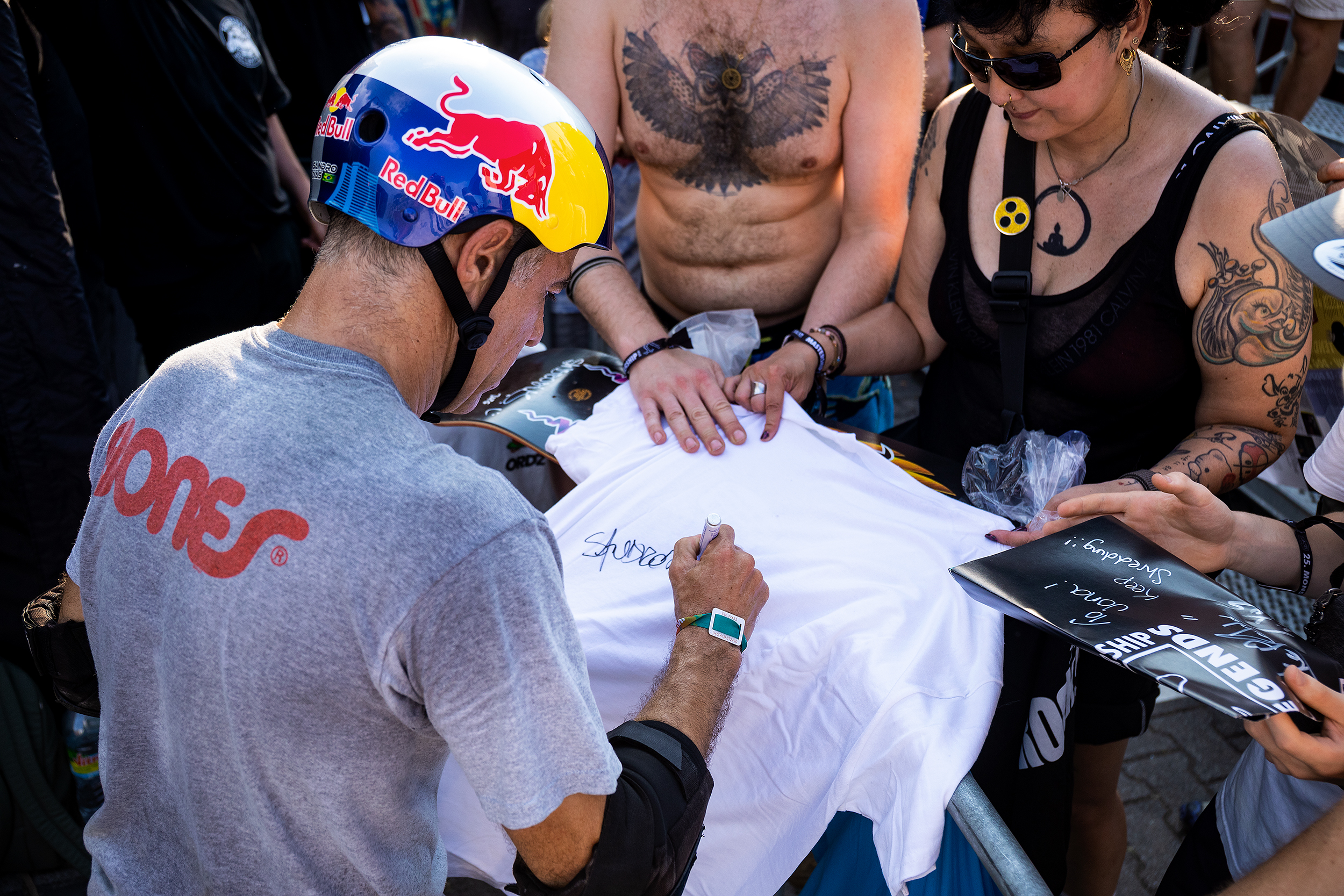 SandroDias_Signing_Muenster2026_Gentsch_adj_.jpg