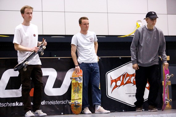 Titus-Locals-Only-Christoph-Dierke-Chrissy-hellsten-Tim-Griffel-Rust.jpg