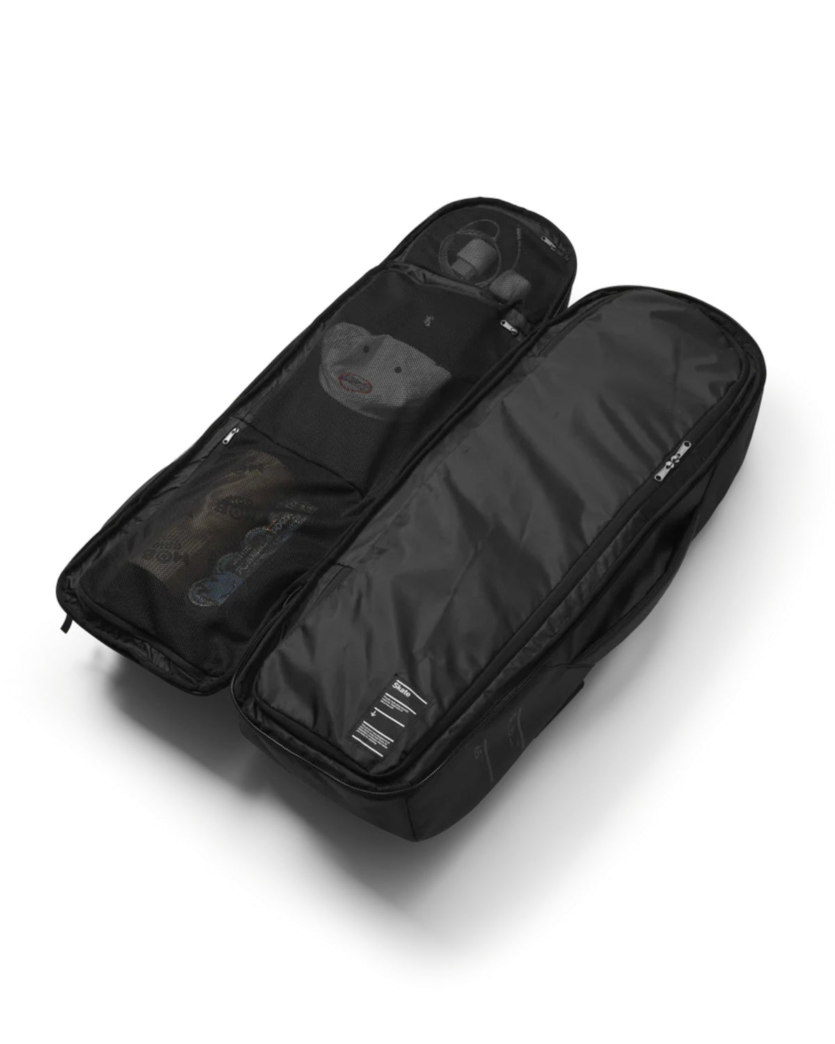 db Skateboarding Pro Travel Pack 65L Rucksack blackout – Oberansicht