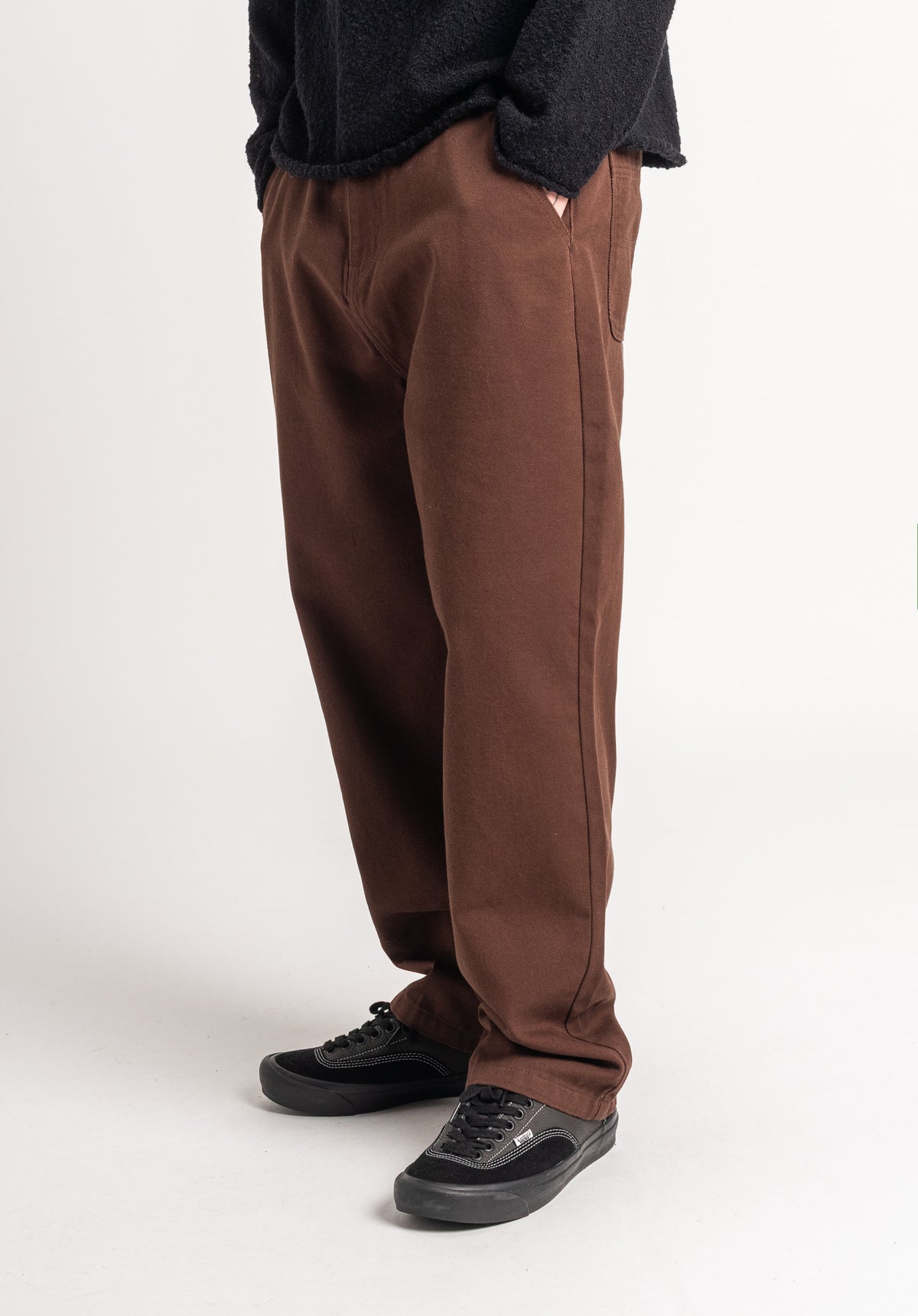 TITUS Regular Chino Chino- / Stoffhose darkbrowndenim-washed – Rückenansicht