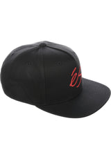 Script Snapback black-red Closeup2
