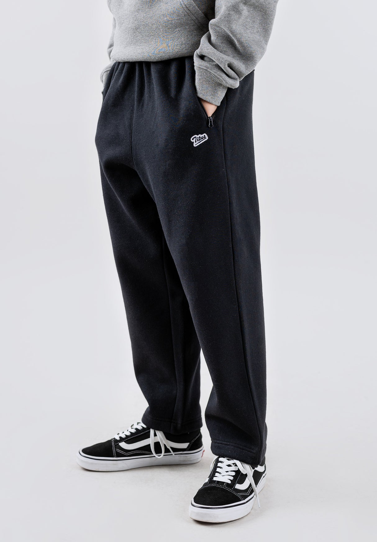 TITUS Script Jogger Kids Jogginghose black – Rückenansicht