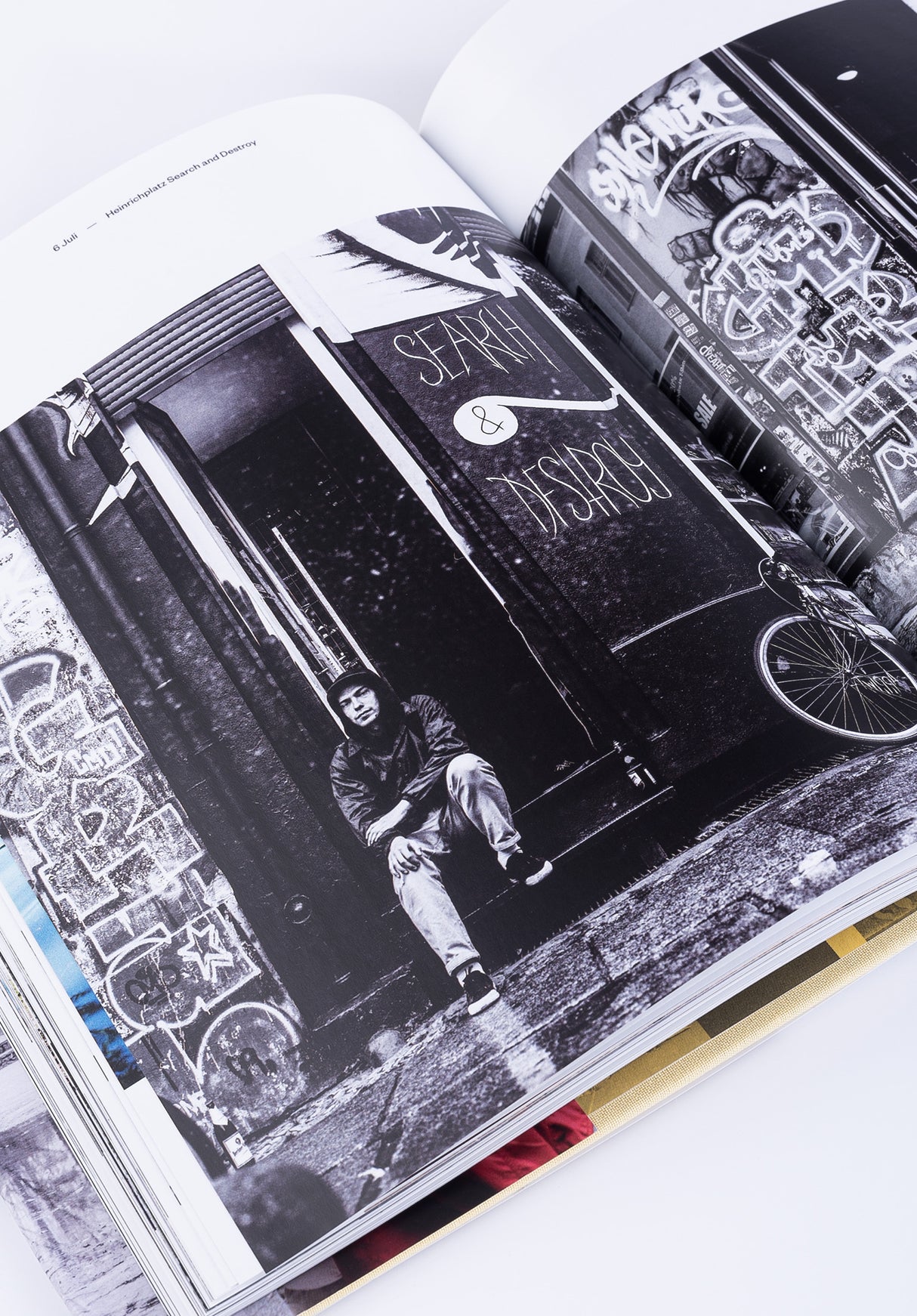 De Paris Yearbook / DPY Aus Berlin 2015 diverser Artikel assorted – Detailansicht 2