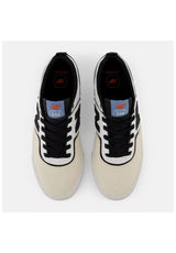 306 Jamie Foy white-black Closeup1