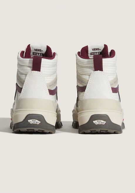 MTE Sk8-Hi Gore-Tex Insulated egret Closeup2
