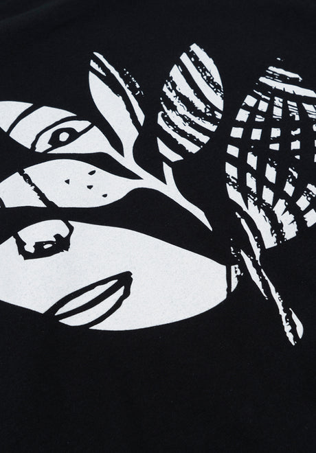 Femme black Closeup1