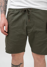 Dominik|1,85|L