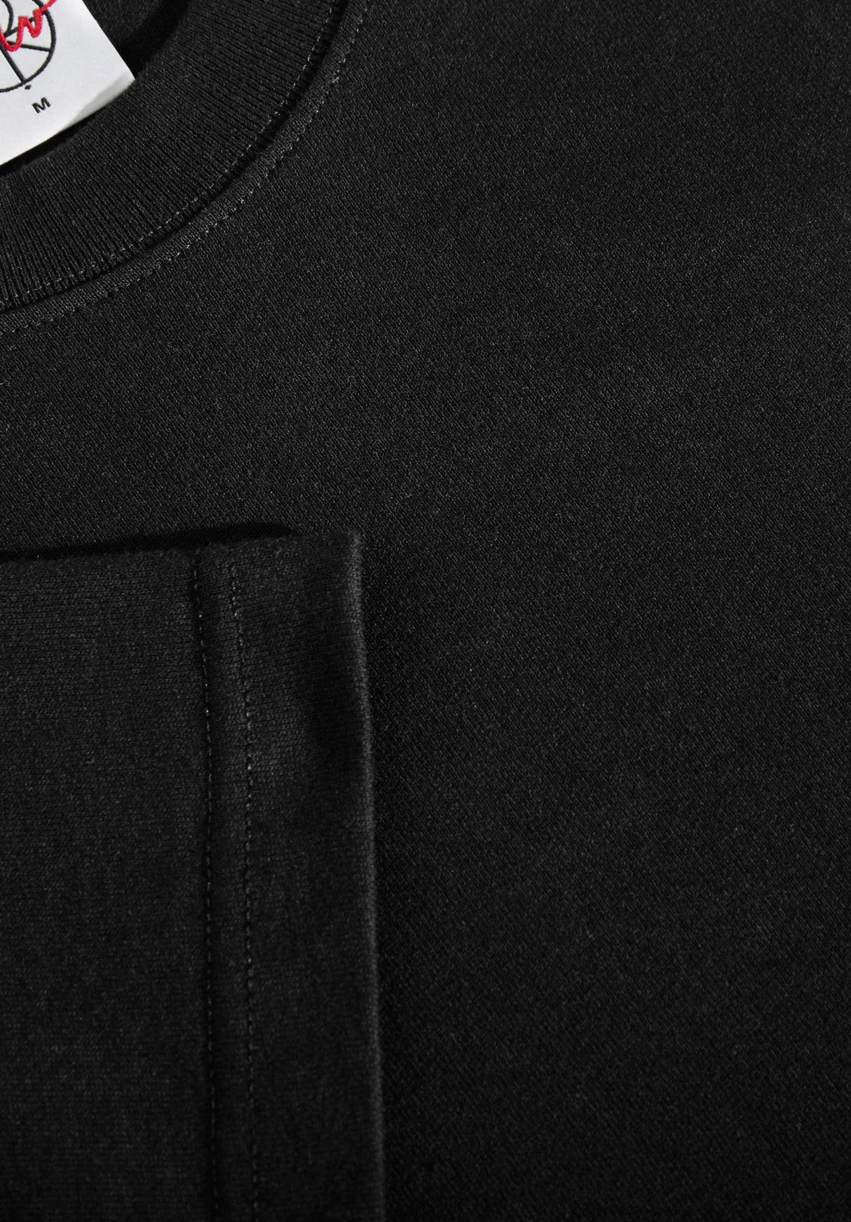 Dual Living black Closeup1