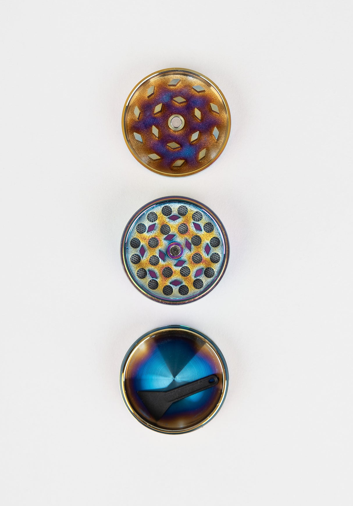 Hazy Days Pocket Metal 3 Parts Mini Grinder multicolour Closeup2