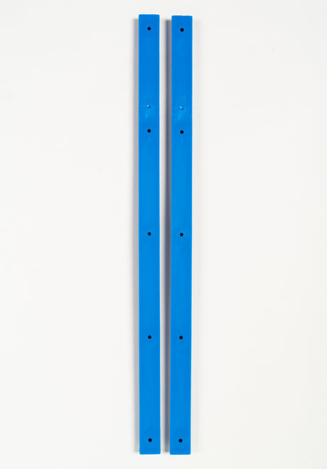 Rails blue Rueckenansicht