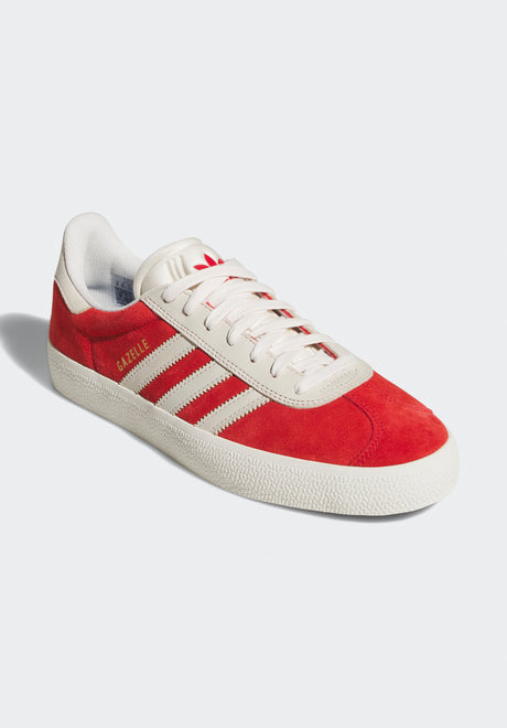 adidas-skateboarding Gazelle ADV Schuhe Jungs betterscarlet-chalkwhite-gold – Vorderansicht