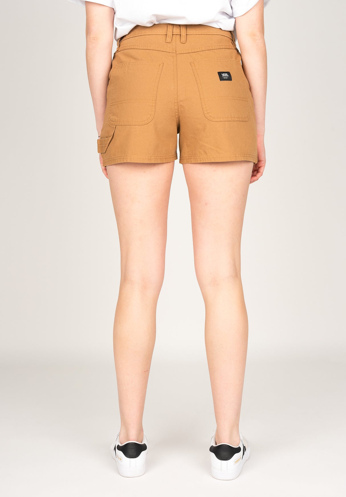 Nele|1,77|27