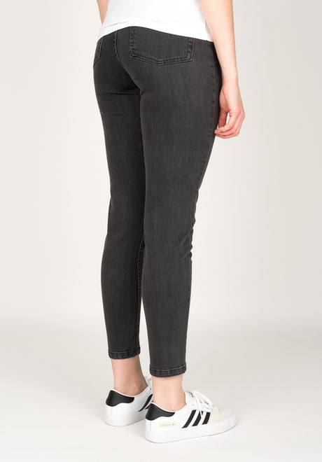 Nele|1,77|28